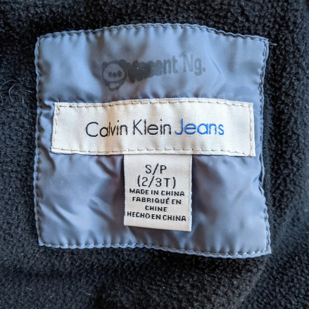 Like new Calvin Klein Jeans Toddler puffer Winter Coat size 2/3T